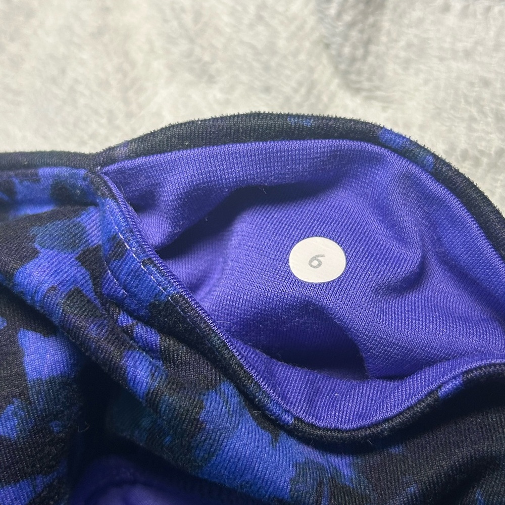 Lululemon Patterned Leggings - Picture 8 of 8